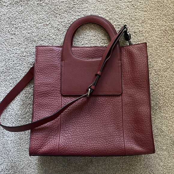 $278 Vince Camuto Leather shoulder bag - Picture 2 of 12